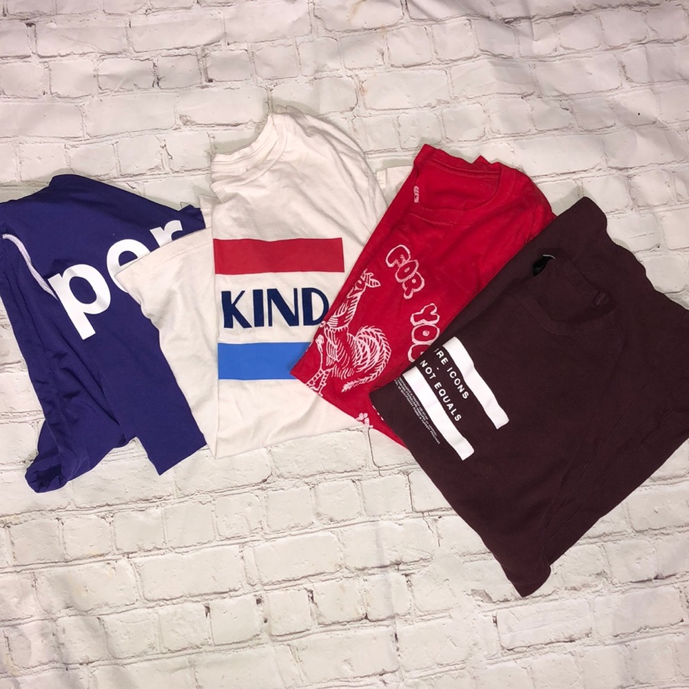 Graphic Tee bundle sizes M-L